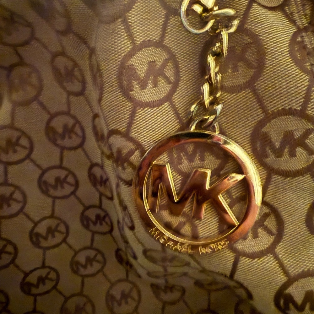 Michael Kors purse - Picture 5 of 7